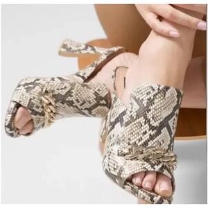 White House Black Market Snakeskin Print Chain Heel shoe 6M glam boho Y2K brown